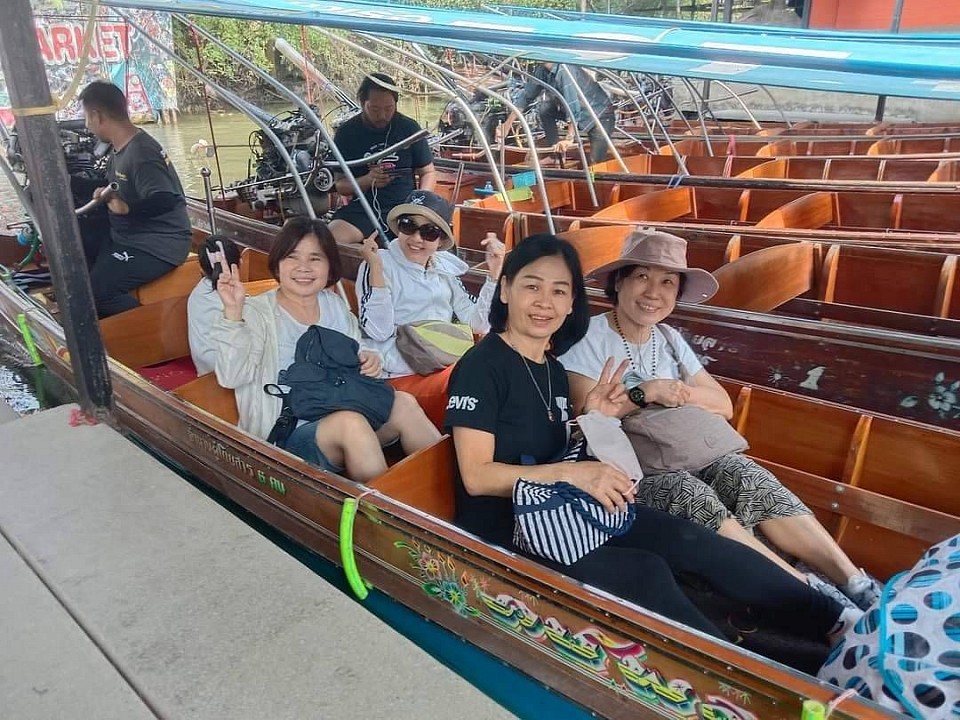 เหมารถแท็กซี่