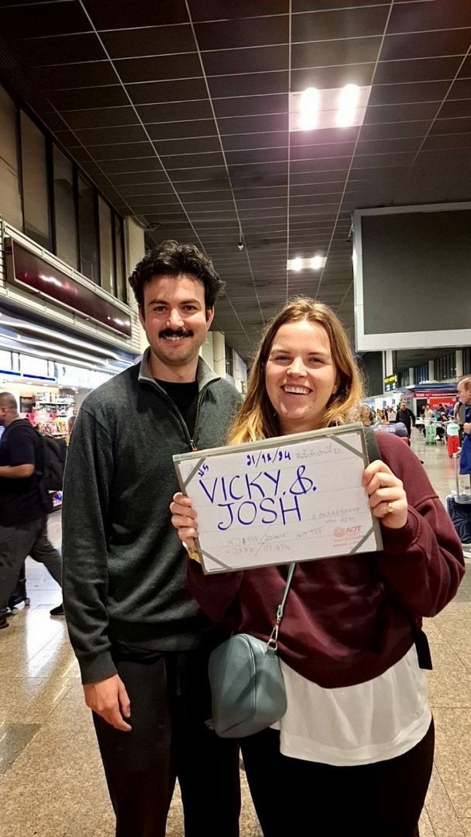 รถตู้วีไอพี บริการ รับส่งสนามบินรับ จากสนามบินส่งโรงแรม ซิตี้ทัวร์ในกทม.